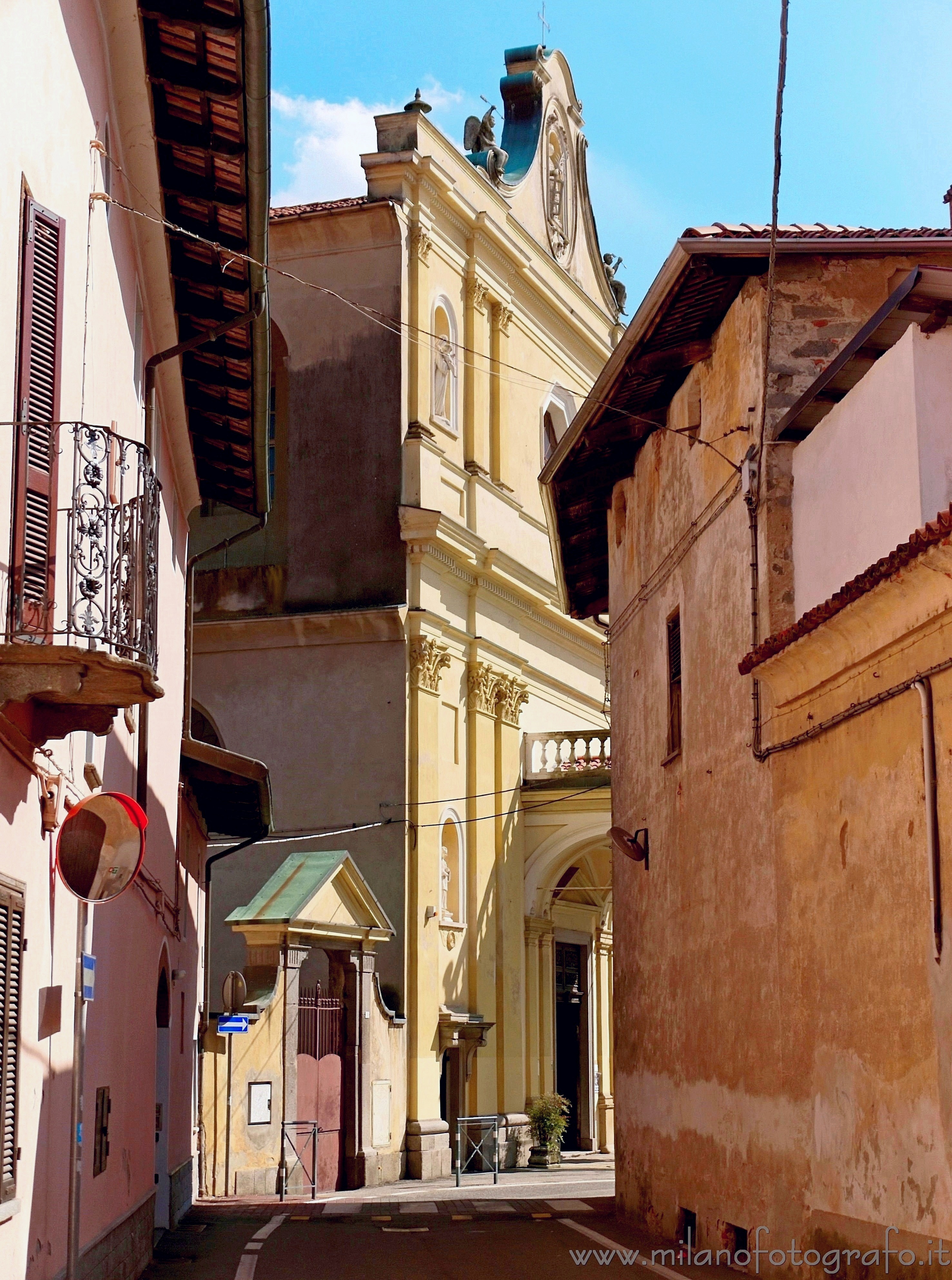 Candelo (Biella, Italy) - Arriving to the Church of San Lorenzo from the homonymous street